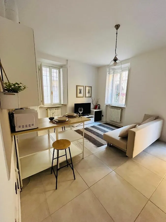 Daisy Homes Paderno d'Adda 0*,